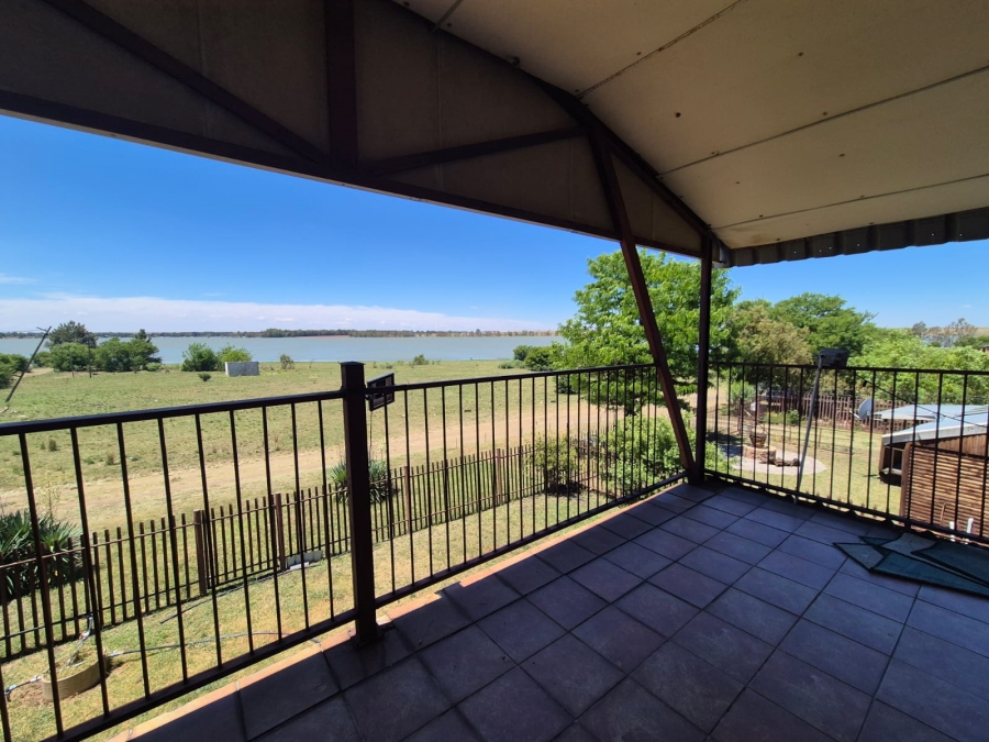 3 Bedroom Property for Sale in Oranjeville Free State